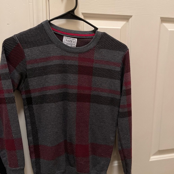Two Faze 1 Sweaters, almost new - Picture 3 of 4